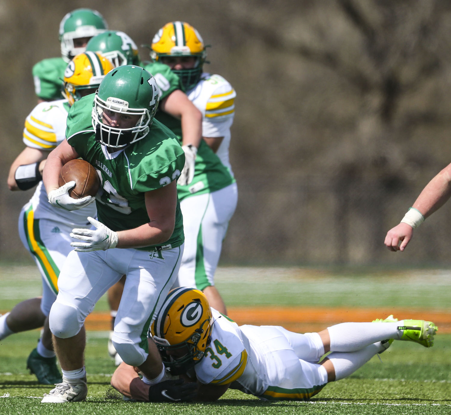 040521-qc-spt-gen-alleman-fball-21.JPG